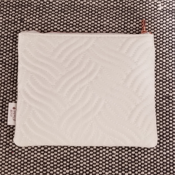 100% Pure Handbags - White anything bag from 100% Pure. makeup bag, travel pouch, rose gold